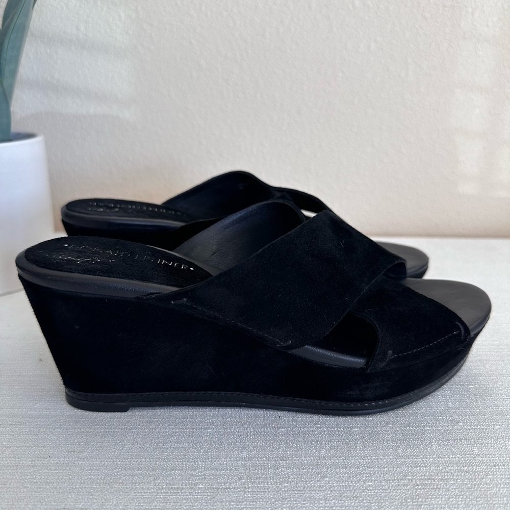 Donald J Pliner Franz Black Velvety Suede Wedge Sandals Women’s 6M